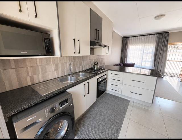 2 BEDROOM TOWNHOUSE FOR SALE IN RIVERSDALE